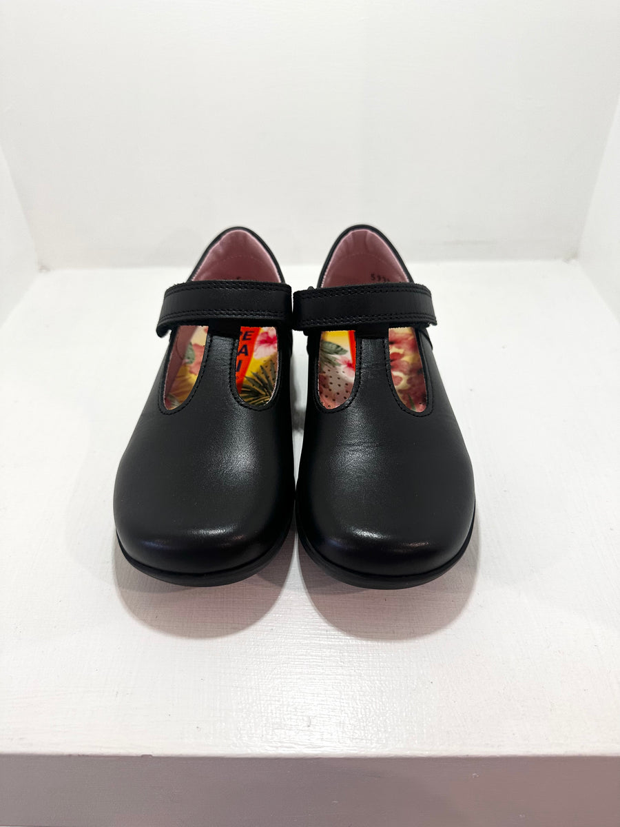 Petasil School Shoes | Thais | Black Leather